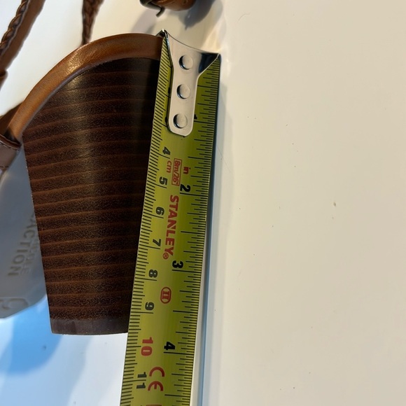 Kenneth Cole Reaction Sandals Criss Cross Strap “CHEERLEADER” Block Heel Size 8 - Picture 8 of 8